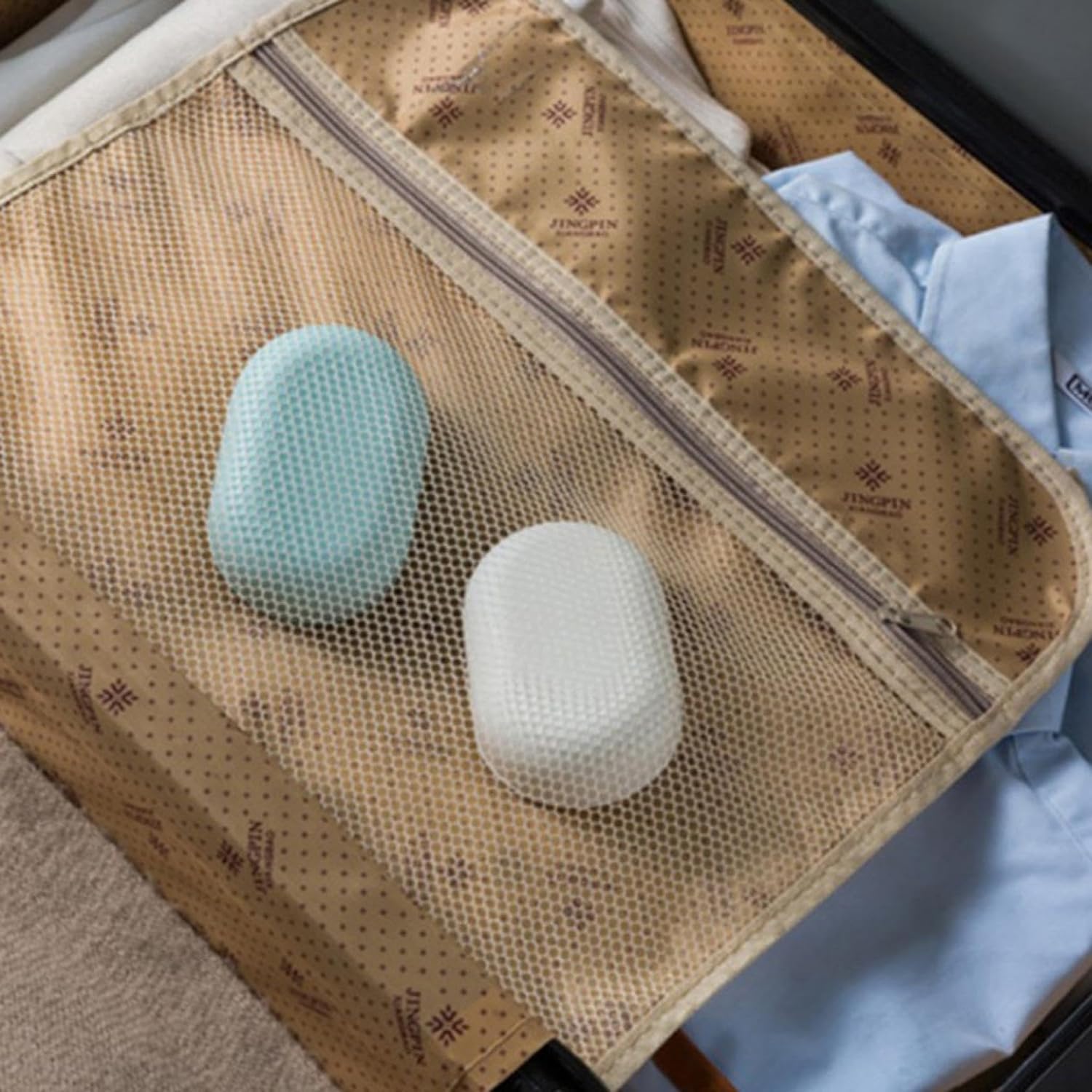WsjiaboFux Portable Soap Dish with Lid 1