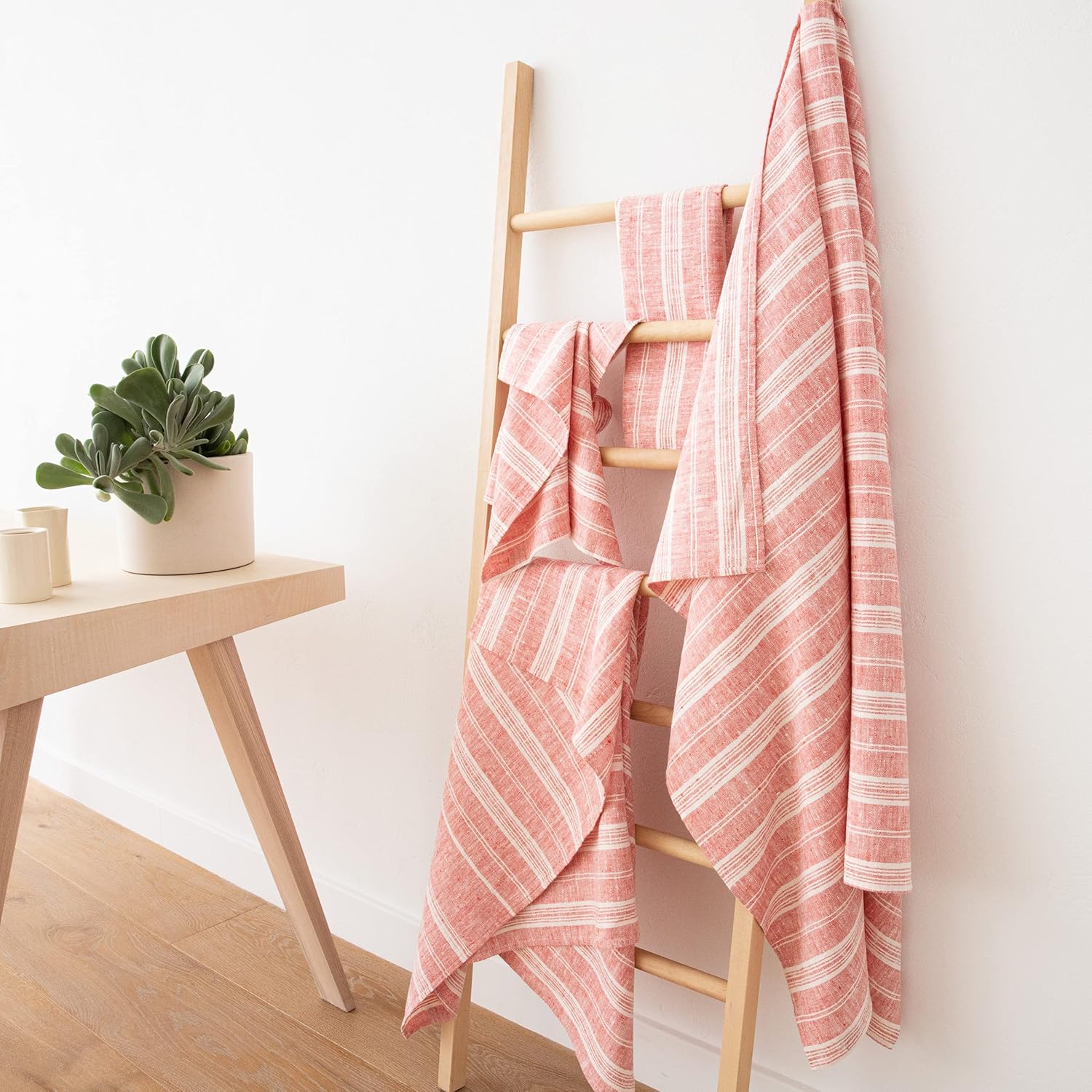 LinenMe Red Multistripe Bath Towel Set